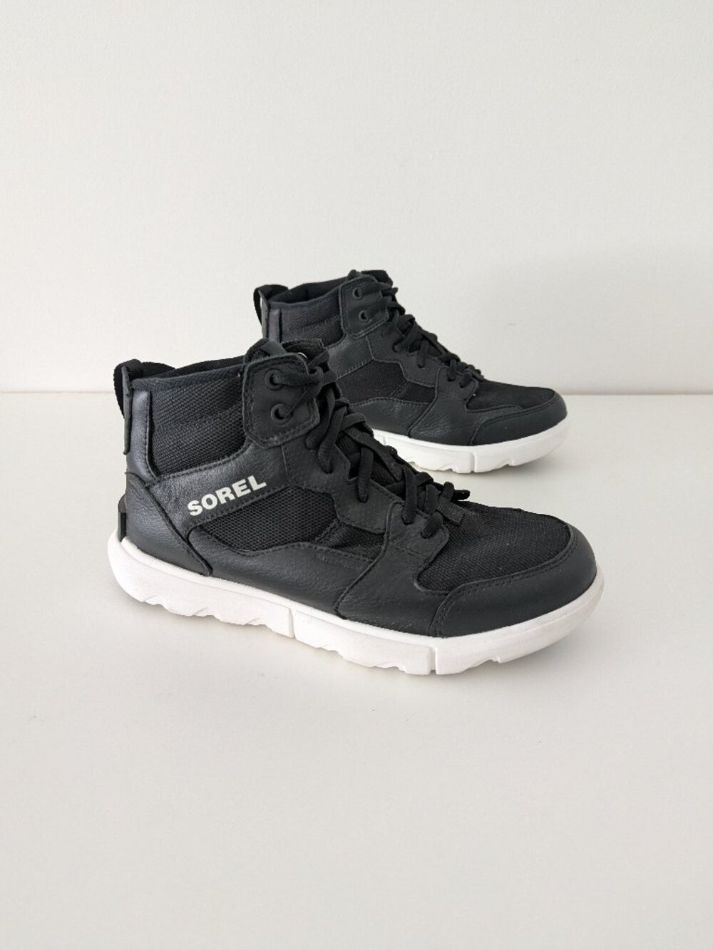 SOREL Women's Explorer II Mid Size 9.5 Shoes Black White Sneaker